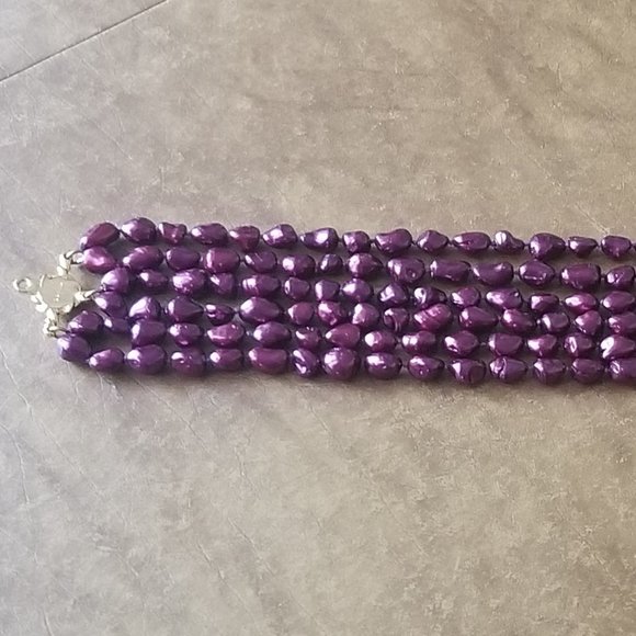 RUNWAY STATEMENT JOSE & MARIA BARRERA PURPLE BAROQUE PEARL MULTI STRAND NECKLACE - Picture 3 of 10